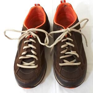 Dansko Women Sz 7.5 / 8 Sabrinia Brown Suede Lace up Walking Sneakers